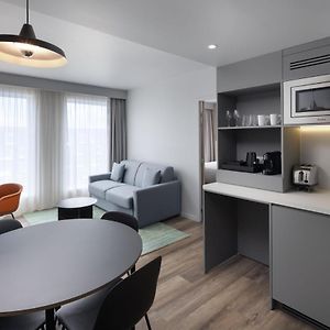 Suite met een Slaapkamer en een King Size Bed